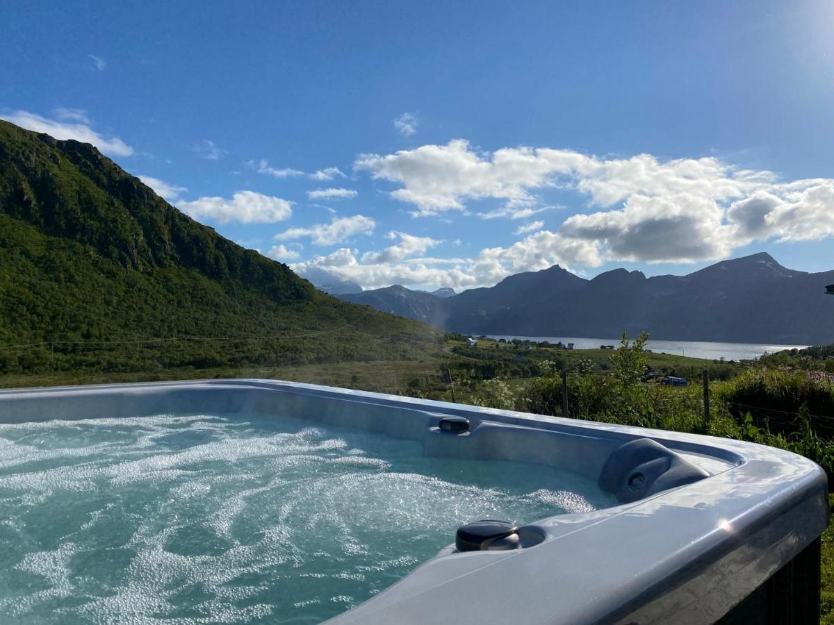 Villa Med Jacuzzi Og Nydelig Utsikt Gravdal  外观 照片