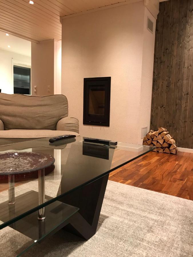 Villa Med Jacuzzi Og Nydelig Utsikt Gravdal  外观 照片