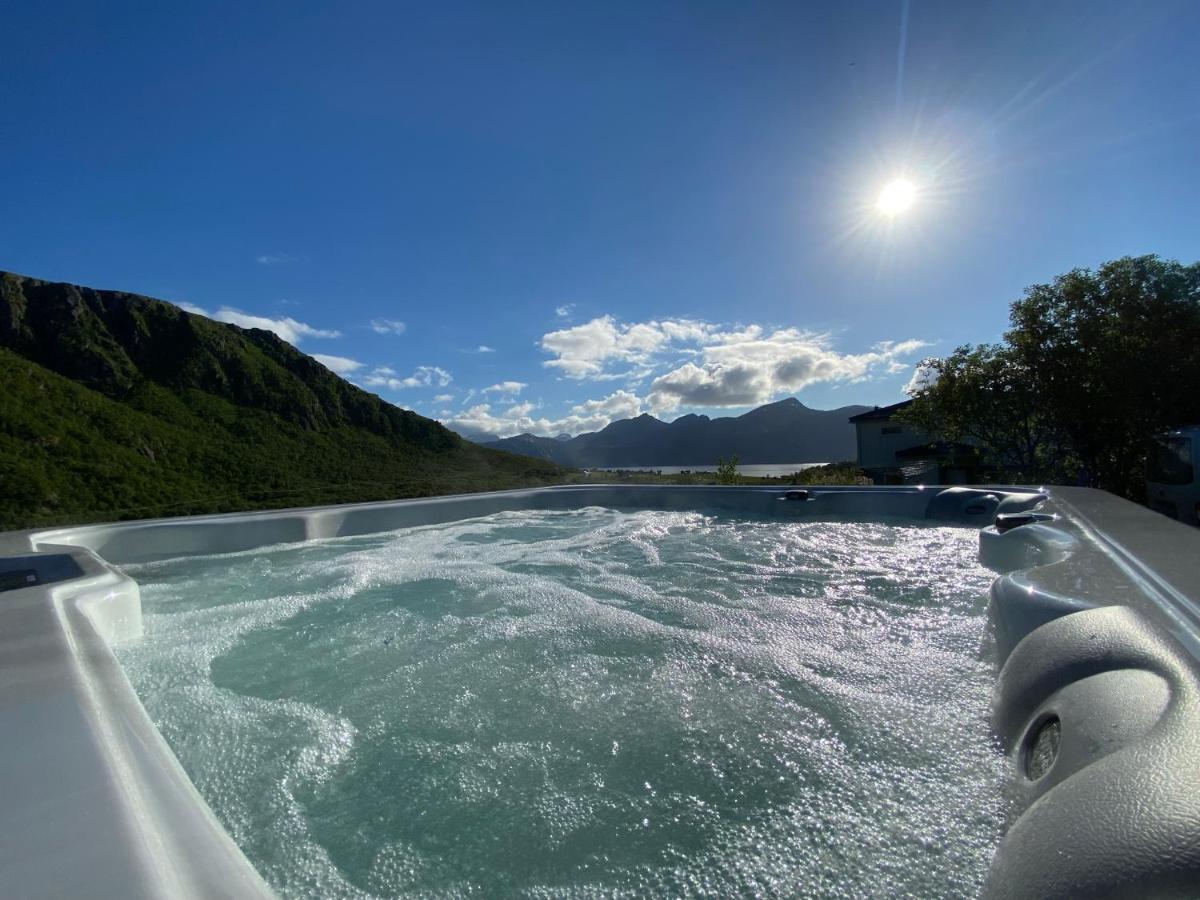 Villa Med Jacuzzi Og Nydelig Utsikt Gravdal  外观 照片